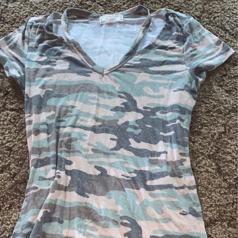 Collar Bone Cut Tee